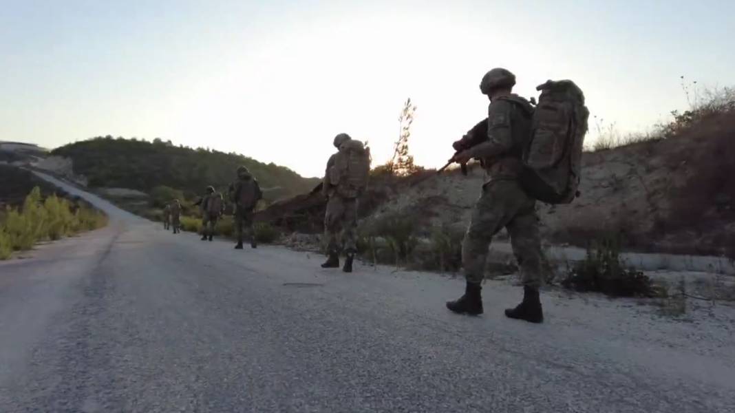 FETÖ ve PKK üyesi 7 kişi sınırda yakalandı 7